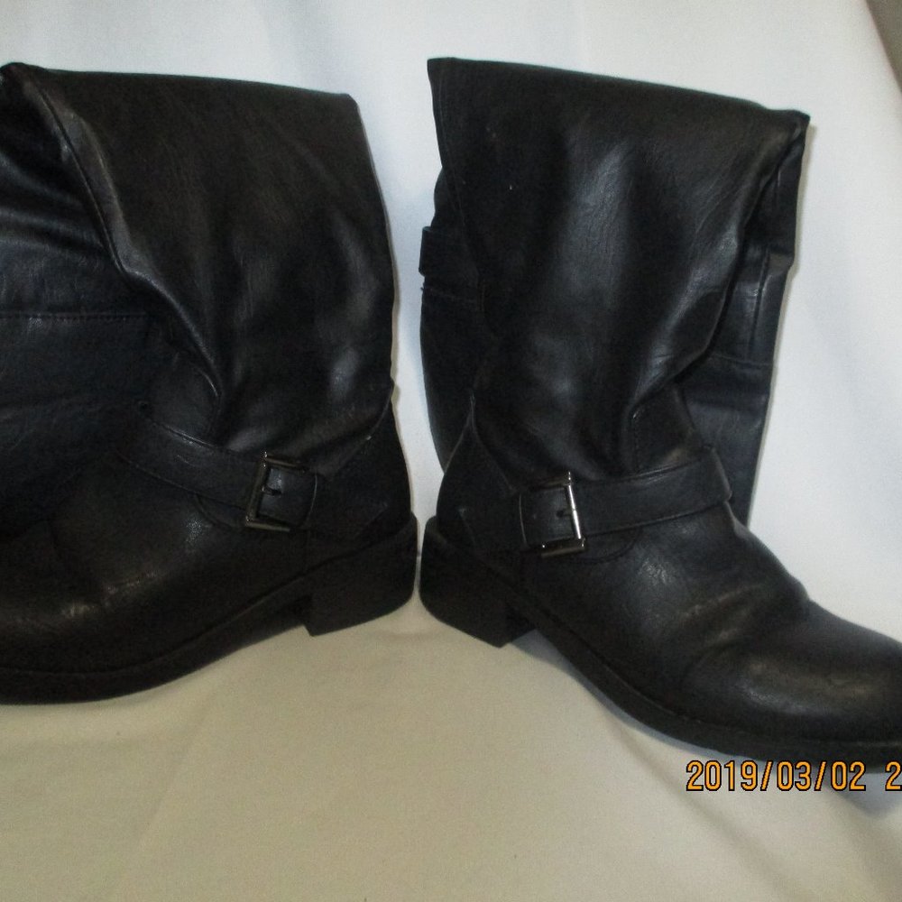 Boots - Picture 3 of 6